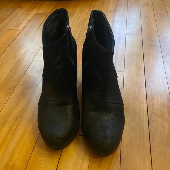 Eileen Fisher Vero Cuoici Black‎ Suede Ankle Boots Size 9.5 - Picture 2 of 7